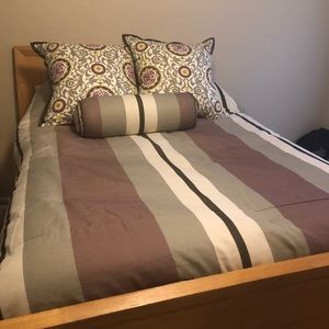 Niche Bedding sheets and pillows
